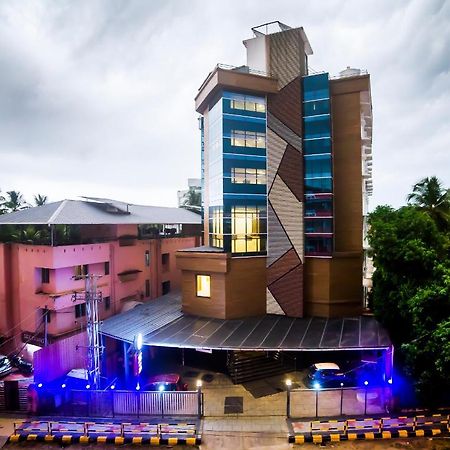Hotel Guruvayur Darshan Extérieur photo