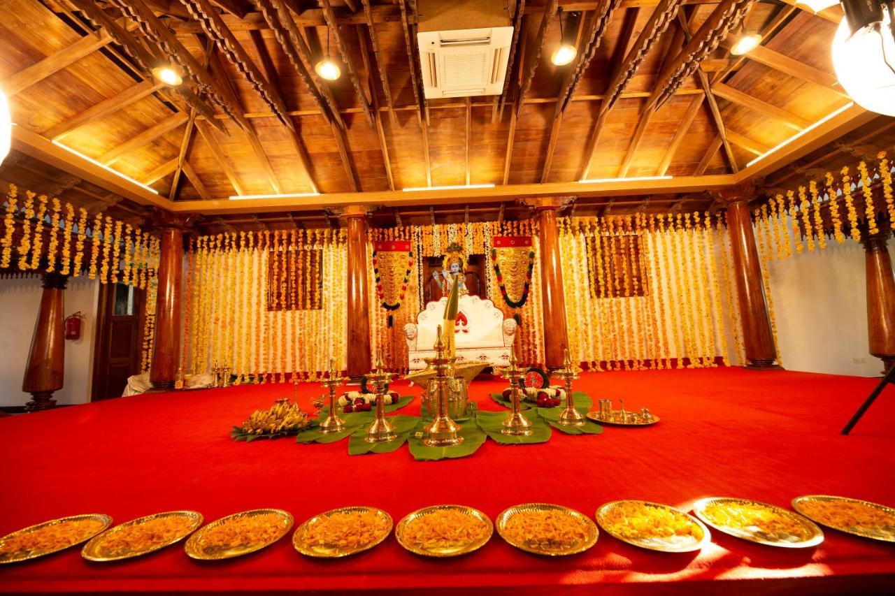 Hotel Guruvayur Darshan Extérieur photo