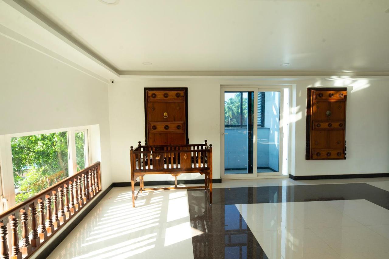 Hotel Guruvayur Darshan Extérieur photo