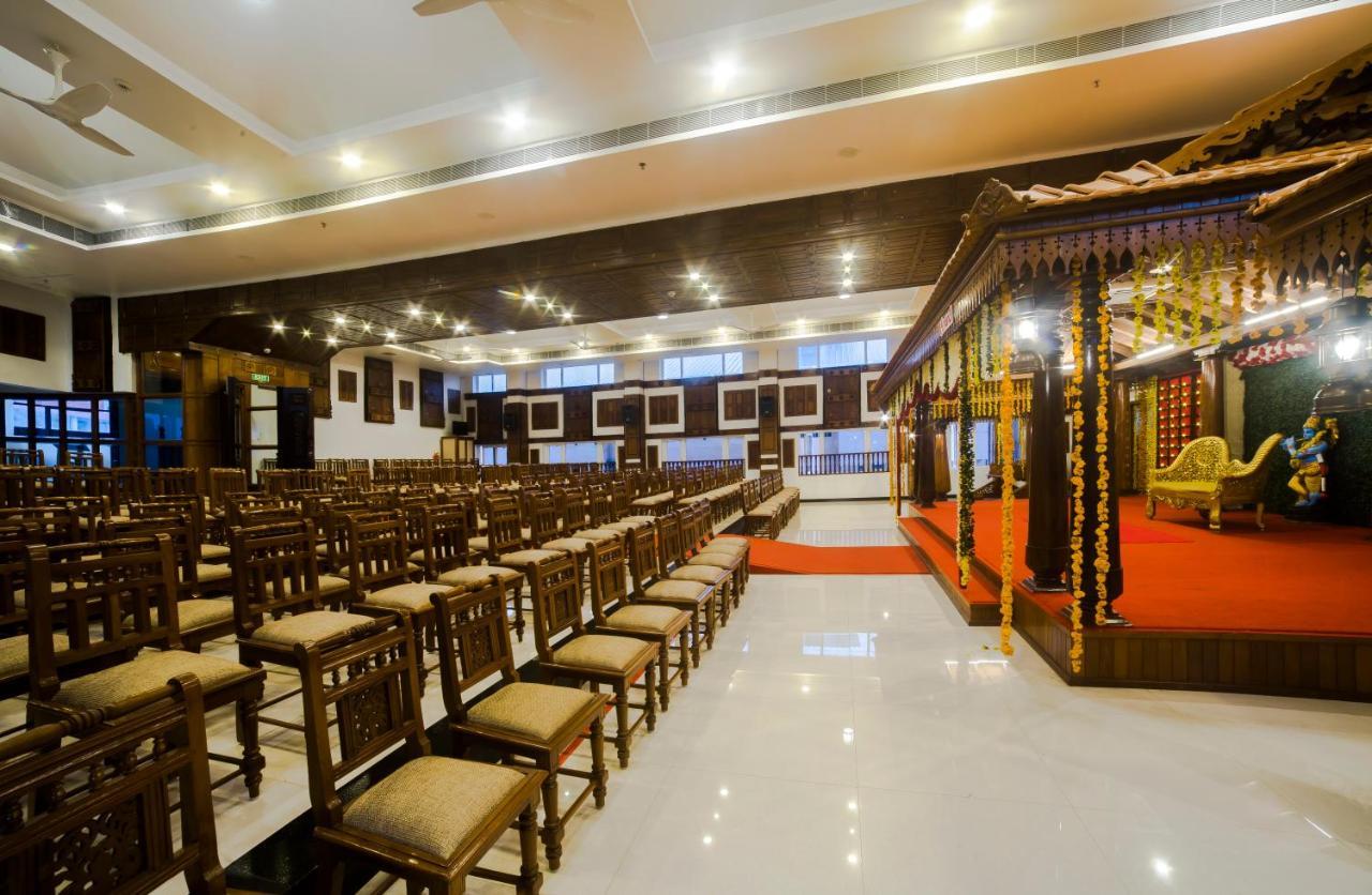 Hotel Guruvayur Darshan Extérieur photo