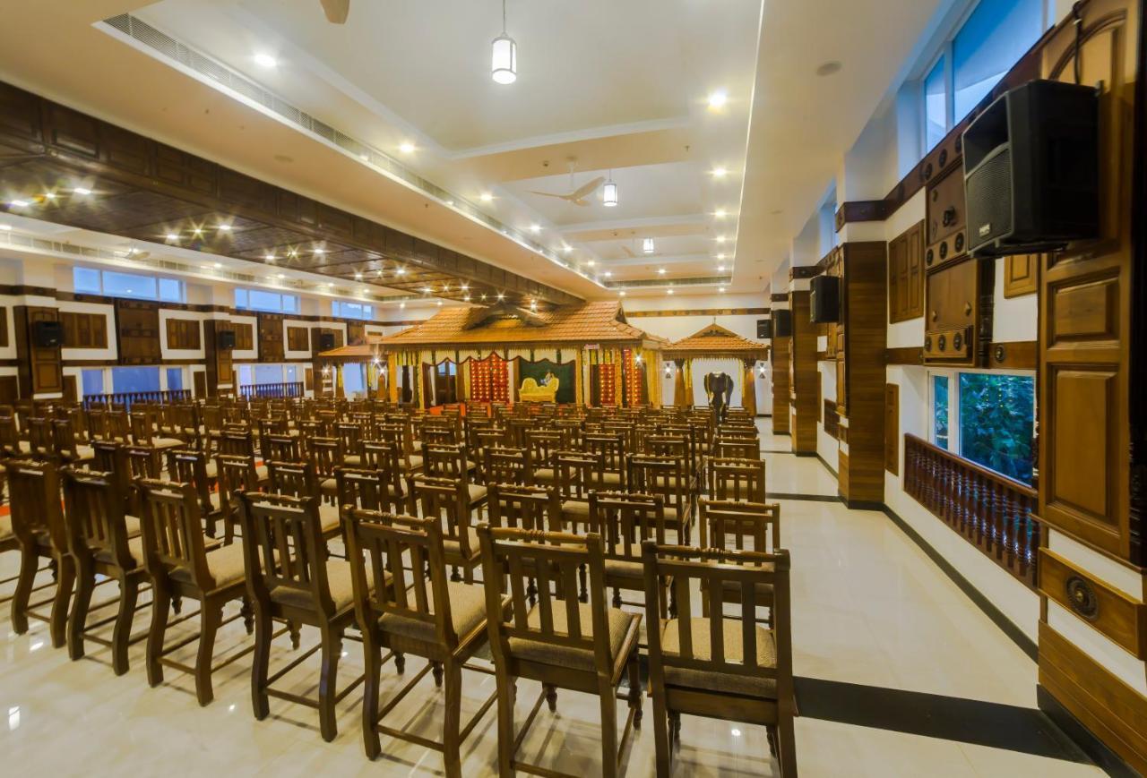 Hotel Guruvayur Darshan Extérieur photo