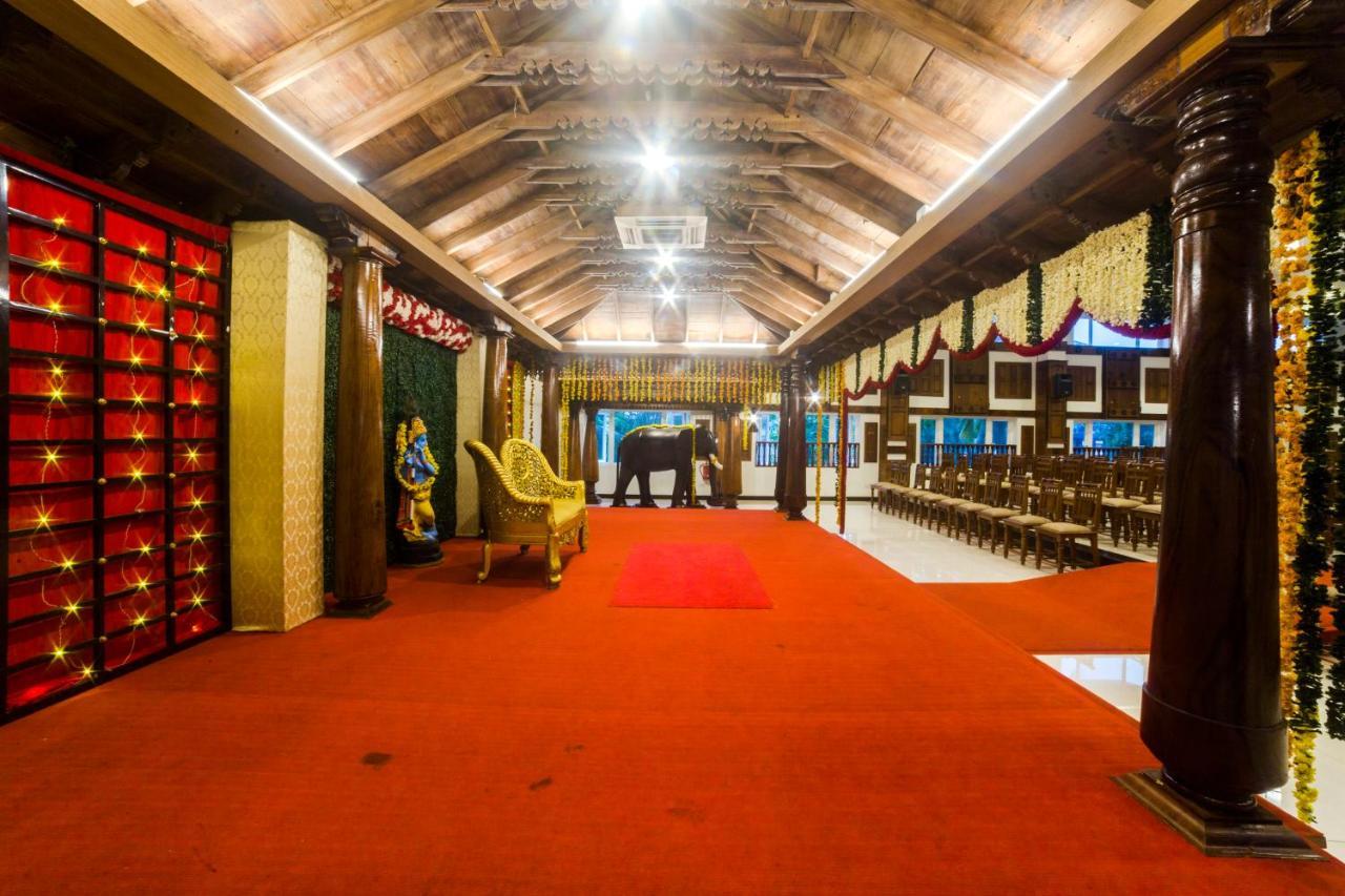 Hotel Guruvayur Darshan Extérieur photo